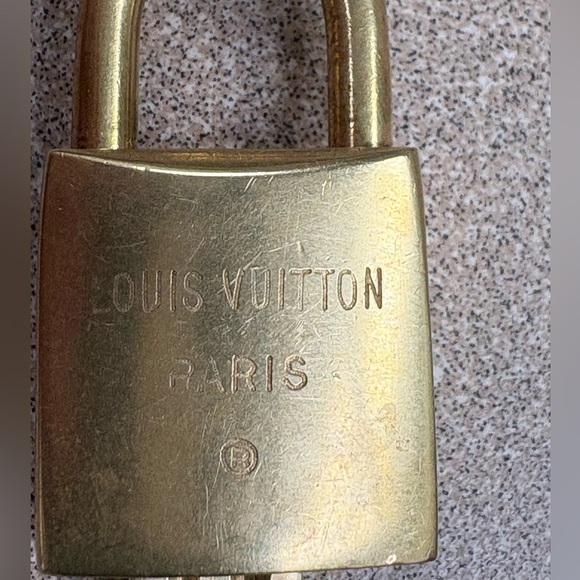 LV Lock & Key Number 217 - Authentic - Picture 2 of 7